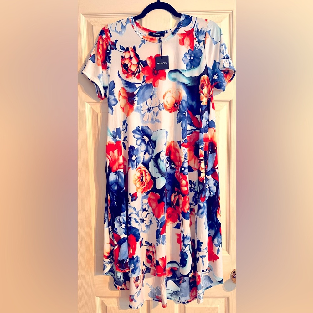 42 Pops Floral Dress with Pockets Size M/L
